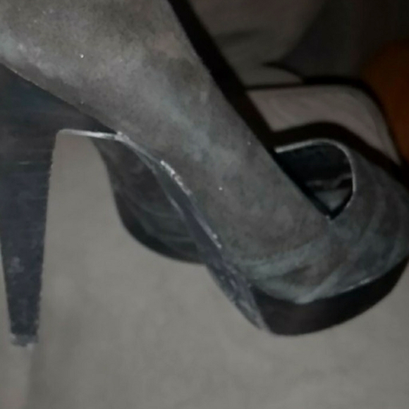 Heels - Picture 1 of 3